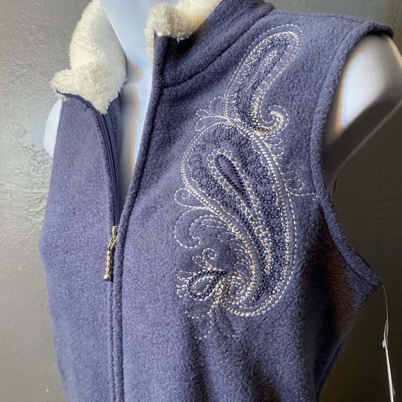 NWT Croft & Barrow Paisley Blue Embroidered Fleece, Sherpa Collar Zip Vest - Picture 10 of 15